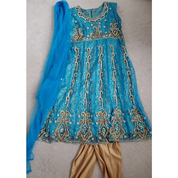 3 Piece Suit - Picture 1 of 4